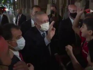 Cumhurbaşkanı Erdoğan’a New York’ta otel önünde sevgi gösterisi