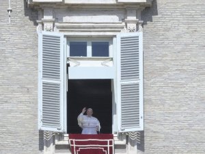 Papa: "Bazıları ölmemi istese de hala hayattayım"