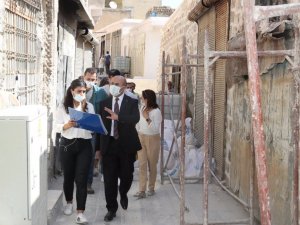 Vali Demirtaş tarihi çarşılarda incelemelerde bulundu