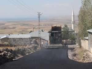 Van Büyükşehir Belediyesi, Beydağı Mahalle yolunu asfaltla buluşturdu