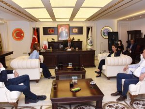 Başkan Bakkalcıoğlu milletvekilleri ile bir araya geldi