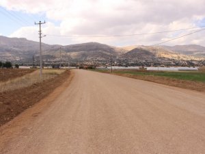 Elmalı Bayındır Mahallesi yolu yenileniyor