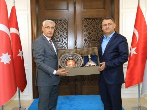 AK Partili Kaçar’a prestij projeler anlatıldı