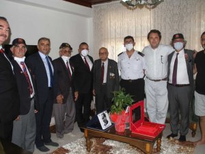 94 Yaşındaki Kore Gazisini Sevindiren Ziyaret