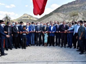 Vali Münir Karaloğlu, Üçocak beldesinde toplu açılış törenine katıldı