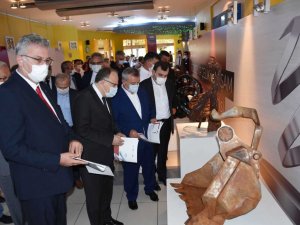 Çelik ve Yaşam Heykel Yarışması’nda dereceye giren eserler görücüye çıktı
