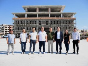 CHP’li Vekil Tezcan’dan Kuşadası Belediyesi’ne tam not