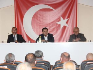 Taşova Kaymakamı Gökcecik, muhtarlarla bir araya geldi