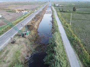 Yağışlar öncesi derelerde çalışmalar sürüyor