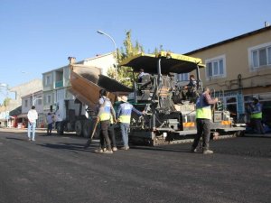 Malazgirt Belediyesinden sıcak asfalt çalışması