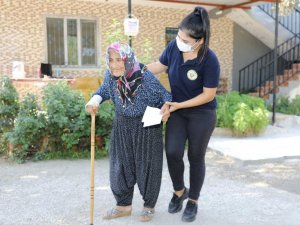 Yüreğir Belediyesinden evde bakım ve sağlık desteği