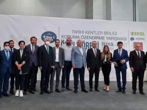 Büyükşehir belediyesi Surlardaki diriliş ödülünü aldı