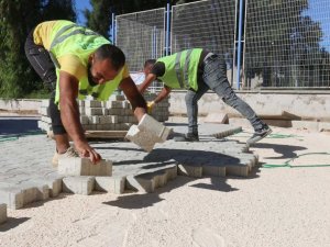 Efeler Belediyesi, yol çalışmalarına hız verdi