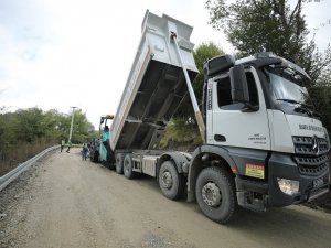 Büyükşehir yol yenileme çalışmlarına devam ediyor