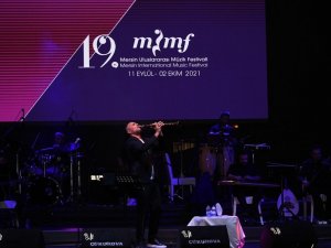 Hüsnü Şenlendirici, sevenleriyle buluştu