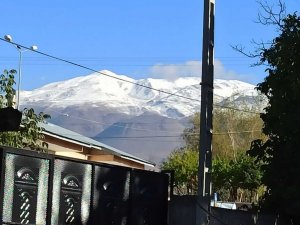 Süphan Dağı zirvesine mevsimin ilk karı yağdı