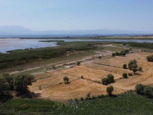 Beyşehir’de çiftçilere anız yakılmaması çağrısı