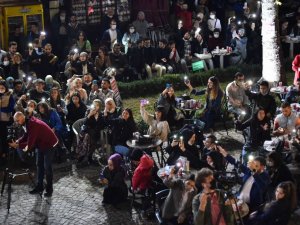 Tarihi Koza Han’da gençlik buluşması