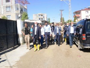 Tuşba Belediye Başkanı sel bölgesinde incelemelerde bulundu