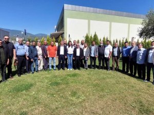 AK Parti muhtarları dinledi