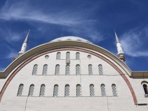 Konya Büyükşehir Belediyesi camilere kuş evleri yerleştirdi