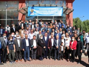 AK Partililer dayanışma kahvaltısında bir araya geldi