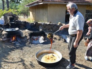 Toroslar’da pekmez kazanları kaynıyor