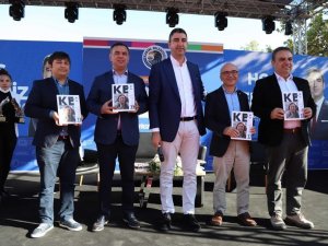 Kartal Kitap Fuarı ikinci gününde ünlü gazetecileri ağırladı