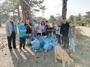 Mesire alanında 10 çuval çöp çıktı