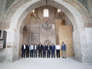 Milletvekili Kahtalı, restorasyon çalışmaları süren camiyi ziyaret etti