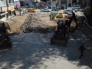 Akyazı’da cadde ve sokaklar yenileniyor