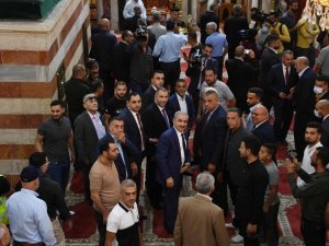 Filistin Başbakanı Iştiyye, İsrail işgali altındaki camiyi ziyaret etti