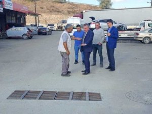 Başkan sanayide: “Yağmur suyu hattı çalışmaları tamamlanacak”