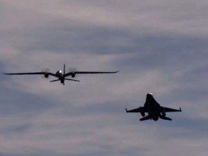 Akıncı ve F-16 ilk kez yan yana uçtu
