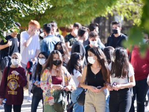 Kampüs öğrencilerle hayat buldu