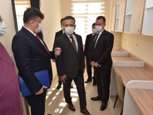 Vali Hüseyin Aksoy, KYK yurdunda incelemelerde bulundu