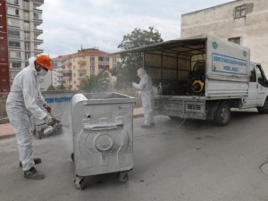 Günde 400 ton çöp topluyorlar, şehri foşur foşur yıkıyorlar