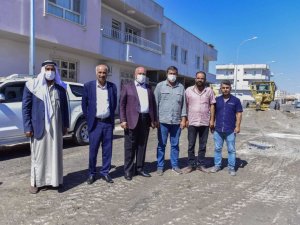 Asfalt çalışmalarını yerinde inceledi