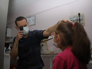 Kula’da ilk kez bir çocuğa şaşılık ameliyatı yapıldı