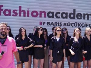 Manken olma hayali kuranlara tavsiye: "Profesyonel kurumlardan eğitim alın’’