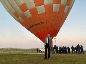 Bolvadin protokol üyeleri Frigya’nın üzerinde sıcak hava balonuyla uçtu