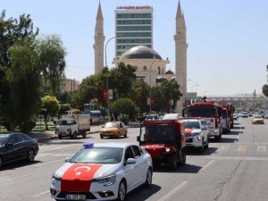 Şanlıurfa itfaiyesinden kortejli kutlama
