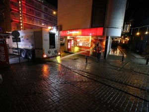 Efeler’in temizlik ekipleri çalışmalarını sürdürüyor