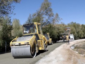 Saray’da 16 kilometrelik beton yol yapımı