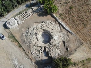 Aratos’un anıt mezarının bölgede eşsiz olduğu ortaya çıktı