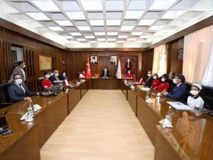 Vali Aksoy, TEKNOFEST’e damga vuran öğrencileri unutmadı