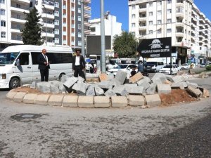 Akçakale Prestij Caddesinde çalışmalar sürüyor