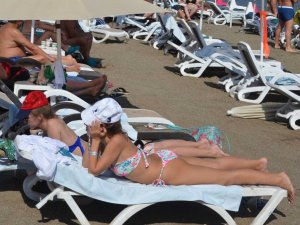 Marmaris yazı yaşamaya devam ediyor