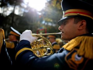 10 farklı bando takımından oluşan 324 bandocu İstiklal Marşı’nı çaldı