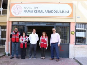 İzmit Belediyesi’nden okullara hijyen paketi desteği